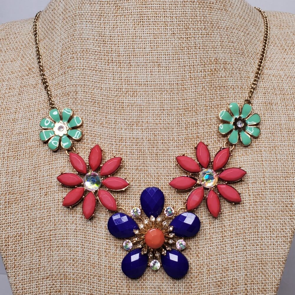 Vintage Necklace Barbiecore Flowers on Chain 22 Inch